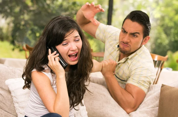 Married couple fighting at home — Stock Photo, Image