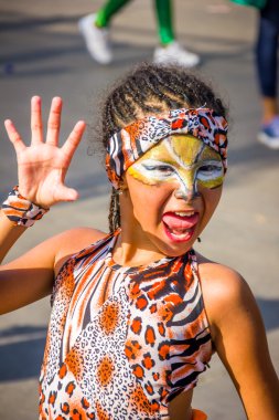 Colombias en önemli folklor kutlama, Carnival Barranquilla, Kolombiya ile renkli ve ayrıntılı kostüm performans katılmak