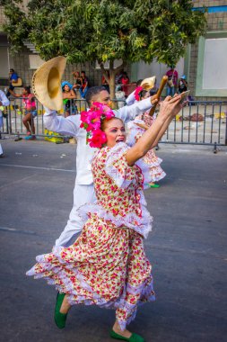 Colombias en önemli folklor kutlama, Carnival Barranquilla, Kolombiya ile renkli ve ayrıntılı kostüm performans katılmak
