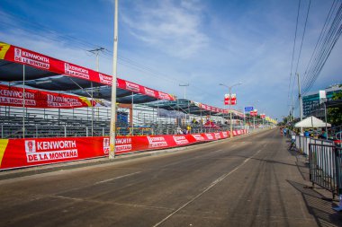 Sabahın erken saatlerinde hemen önce Colombias en önemli folklor kutlama, Carnival Barranquilla boş sokaklarda