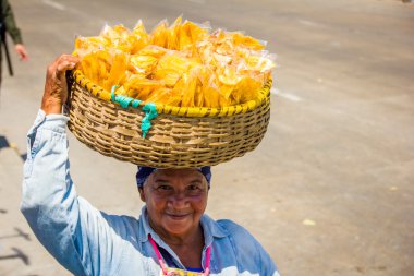 Colombias en önemli folklor kutlama, Carnival Barranquilla, Kolombiya sokak satıcıları