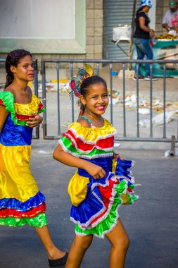Colombias en önemli folklor kutlama, Carnival Barranquilla, Kolombiya ile renkli ve ayrıntılı kostüm performans katılmak