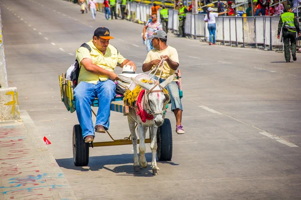 Straßenhändler in kolumbien wichtigste folklore-feier, der karneval von barranquilla, kolumbien — Stockfoto
