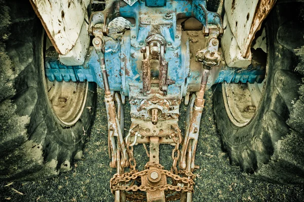 Starý traktor z farmy — Stock fotografie
