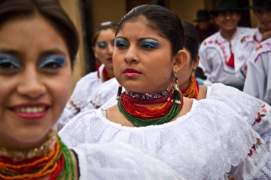 Yerli topluluk Inti Raymi, Ingapirca, Ekvator güneşin Inca Festival kutluyor