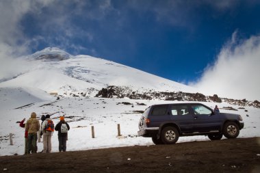 Cotopaxi yanardağ, dünyanın en yüksek volkanlar tanımlanamayan turist.