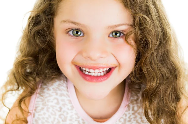 Schattig klein peuter meisje met chocolade melk snor — Stockfoto