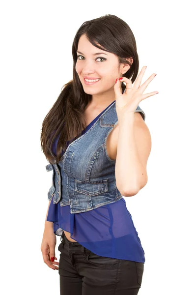 Bella giovane ragazza che indossa crop top blu gesticolando tutto bene — Foto Stock