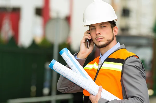 Young handsome architect supervising a construction — Stock Photo, Image