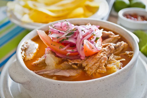 Encebollado, fiskgryta, typiska ecuadorianska maträtt. — Stockfoto