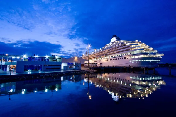 Luxe cruise in de haven van Guayaquil, Ecuador — Stockfoto