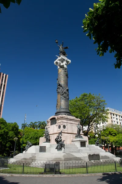 Coluna do monumento da independência em Guayaquil, Equador — Fotografia de Stock