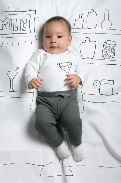 Schattige babyjongen met een cocktail decoratie schets — Stockfoto