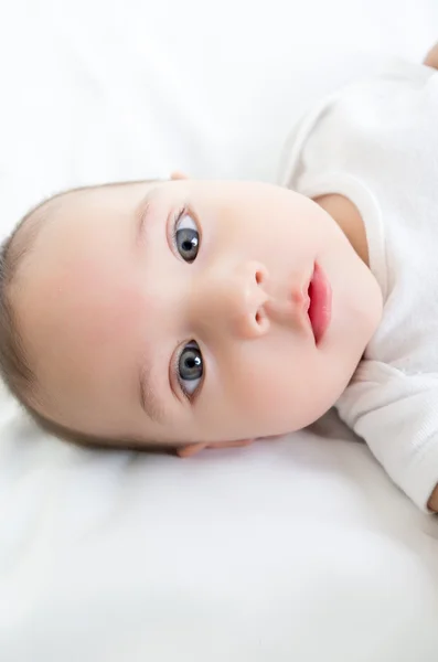 Primer plano retrato de dulce bebé niño — Foto de Stock