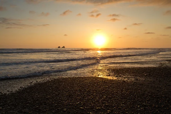 Şaşırtıcı günbatımı nefes kesen manzarası güzel Beach, Manabi, Ecuador — Stok fotoğraf