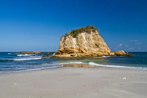 Gyönyörű partszakaszán táj, a sziget, strand Machalilla Nemzeti Park, Ecuador — Stock Fotó