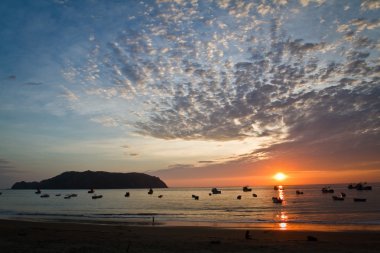 Manabi, Ekvator Salango adasının güzel günbatımı manzarası