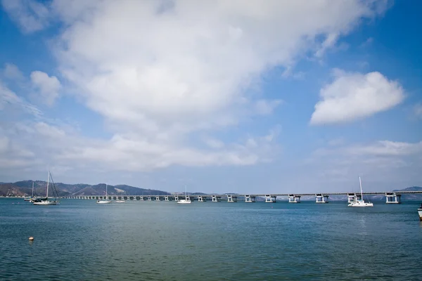 Hermoso paisaje del puente que conecta San Vicente con Bahía de Caraquez, Ecuador — Foto de Stock