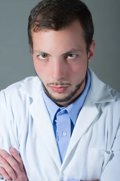 Zbliżenie portret przystojny młody lekarz — Zdjęcie stockowe