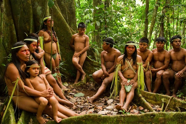 Tribù Huaorani nella foresta pluviale amazzonica, Parco Nazionale Yasuni, Ecuador — Foto Stock