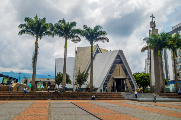 Важная достопримечательность города, расположенная на главной площади Пласа Боливар в Армении, Колумбия
