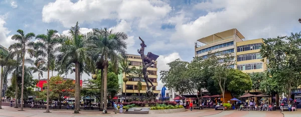 Importante hito urbano ubicado en la plaza principal Plaza Bolívar de Armenia, Colombia —  Fotos de Stock