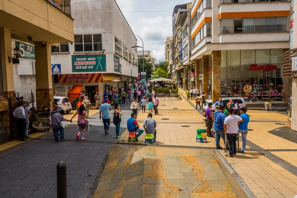 Önemli ticari sokak bir şehir yerlerinden Centro Comercial de Cielos Abiertos Ermenistan, Kolombiya — Stok fotoğraf