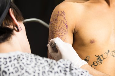 dövme sanatçısı çizim