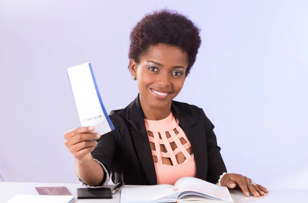 Black office woman working — Stockfoto