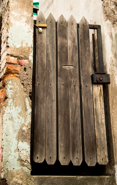 Rustik træ autentisk udseende dør - Stock-foto