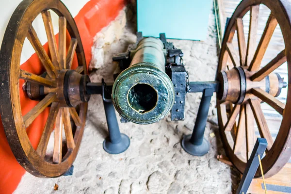 Frontal view of an old canon with wheels from Museum Quinta Simon Bolivar Bogota Colombia — Stock Photo, Image