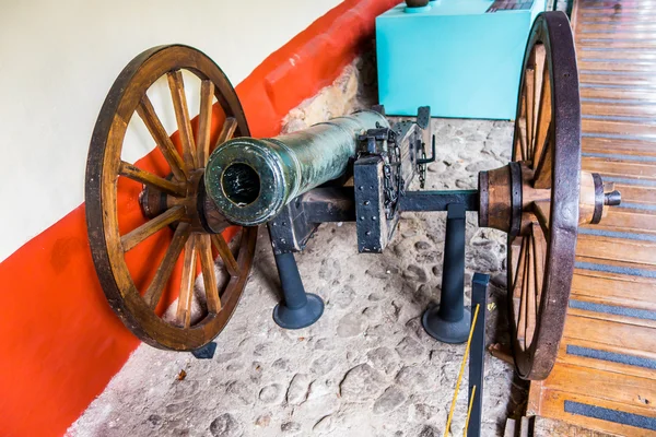 Old canon with wheels from Museum Quinta Simon Bolivar Bogota Colombia — Stock Photo, Image