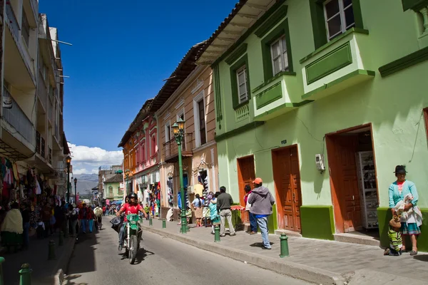 Straat van Cayambe tijdens Inti Raymi-feest — Stockfoto