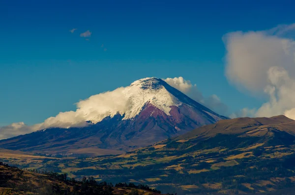 Erupção do vulcão Cotopaxi no Equador, América do Sul — Fotografia de Stock