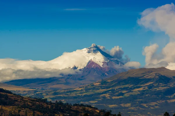 Erupcji wulkan Cotopaxi w Ekwadorze, Ameryka Południowa — Zdjęcie stockowe