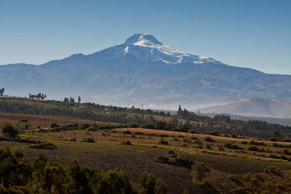 Vista deslumbrante do vulcão Cayambe, Equador — Fotografia de Stock