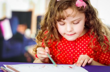 Çok güzel iskambil kız çizim