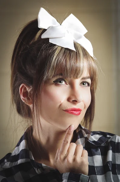 Retrato de chica bastante retro — Foto de Stock