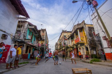 İki nokta üst üste Merkezi ünlü suç etkin nokta oldu, çoğu devlet kurumları şehre seyahat hakkında sert uyarılar yayınladık
