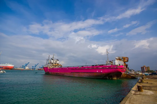 Lodě v přístavu dvojtečka v Panamě — Stock fotografie