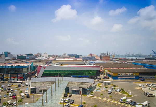 科隆自由贸易区是巴拿马运河的大西洋入口处附近的大型实体 — 图库照片
