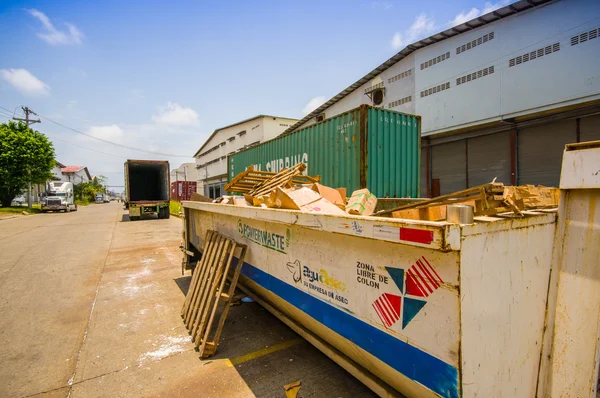 Kolon Free Trade Zone är en stor enhet nära Atlantic ingången till Panamakanalen — Stockfoto