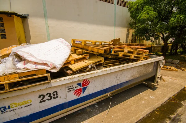 La Zona Franca de Colón es una gran entidad cerca de la entrada atlántica al Canal de Panamá — Foto de Stock