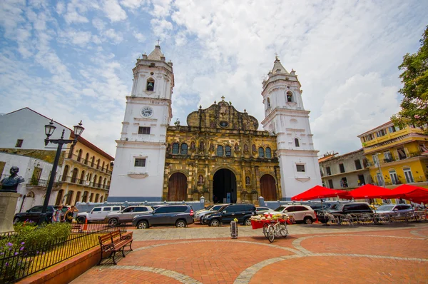 Panama kathedraal, Sal Felipe oude kwartaal, Unesco wereld erfgoed Site, Panama-stad, Panama, Midden-Amerika — Stockfoto