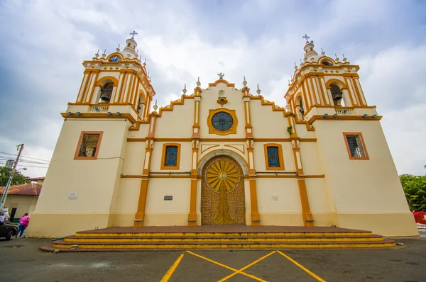 Centro de la ciudad iglesia principal, Santiago es una de las ciudades más grandes de Panamá y un importante centro de transporte para la región . —  Fotos de Stock