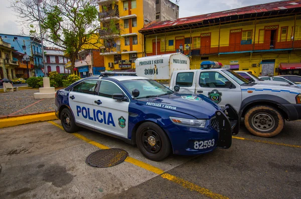 Police Cars patrolling the casco viejo of Panama city — Stockfoto