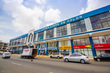 İki nokta üst üste serbest ticaret bölgesi Panama Kanalı Atlantik girişine yakın büyük bir varlıktır