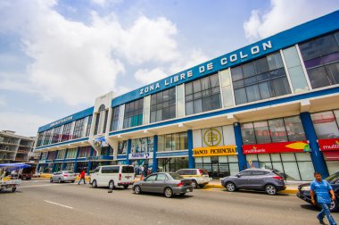 İki nokta üst üste serbest ticaret bölgesi Panama Kanalı Atlantik girişine yakın büyük bir varlıktır