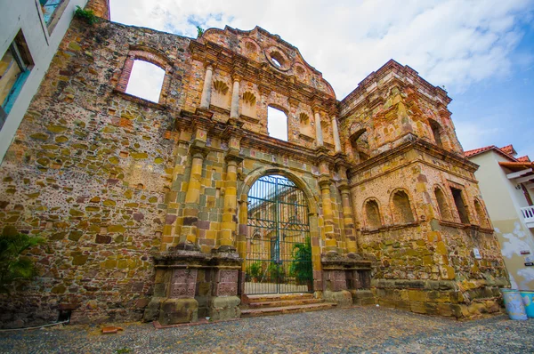 Церковь La Compania в районе Каско-Вьехо в Панаме — стоковое фото