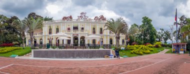Ulusal kahve Park, Kolombiya, güzel beyaz beton bina, Milli kahve Parkı içinde İspanyol sömürge mimarisi